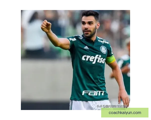 李刚仁盘带风格独特，正逐渐成为球队进攻的关键因素。